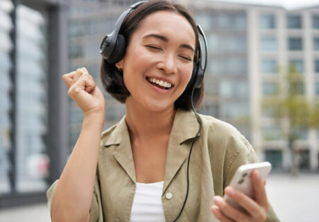 Penggunaan Aplikasi Streaming Musik Berdasarkan Hasil Survei