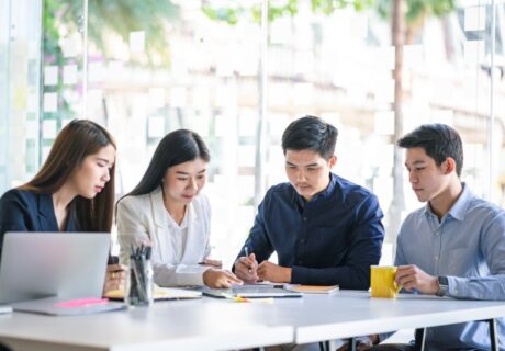 7 Plus & Minus Kerja Sambil Kuliah S2, Yuk Dipertimbangkan!