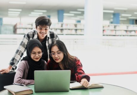 7 Mitos tentang Skripsi, Bisa Bikin Mahasiswa Stres!