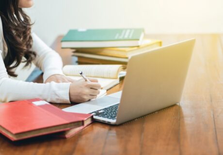10 Situs Referensi Skripsi, Selesaikan Skripsi Lebih Mudah!