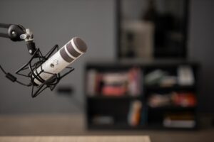 Bagaimana Eksistensi Podcast di Indonesia? Simak Risetnya!