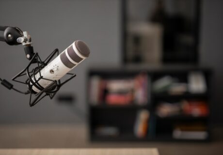 Bagaimana Eksistensi Podcast di Indonesia? Simak Risetnya!