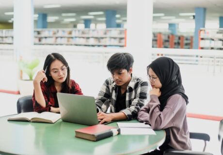 7 Rekomendasi Situs Online Mencari Referensi Judul Skripsi