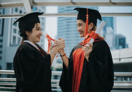10 Keunggulan Memiliki Gelar Magister S2 untuk Karier