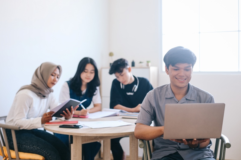 referensi judul skripsi