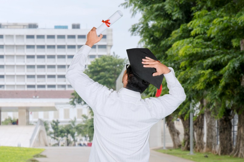 menentukan kampus s2