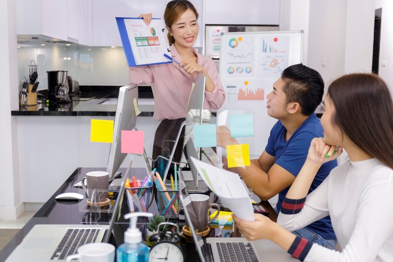 Strategi Industri Media, Bagaimana Adaptasi di Era Digital?