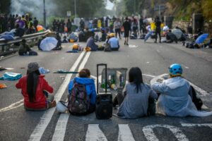 Deteksi Krisis Sosial Lebih Cepat Melalui Riset Sosial!