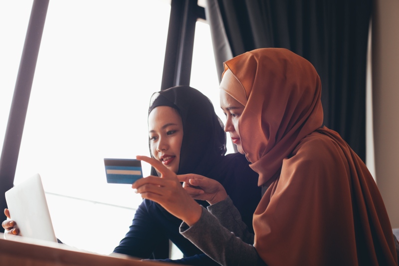 Pasar Keuangan Syariah dan Strategi Riset Fintech Syariah